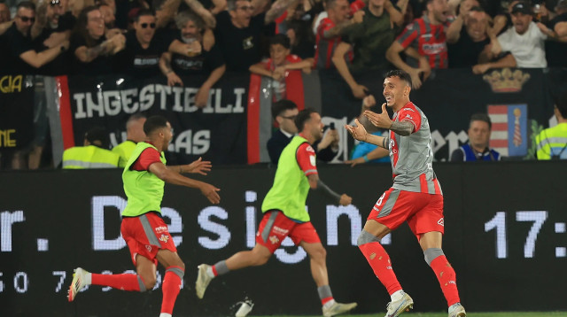 קרמונזה חוגגת עלייה לליגה האיטלקית (צילום: GettyImages, Gabriele Maltinti)