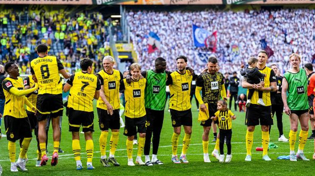 שחקני דורטמונד (צילום: Gettyimages)