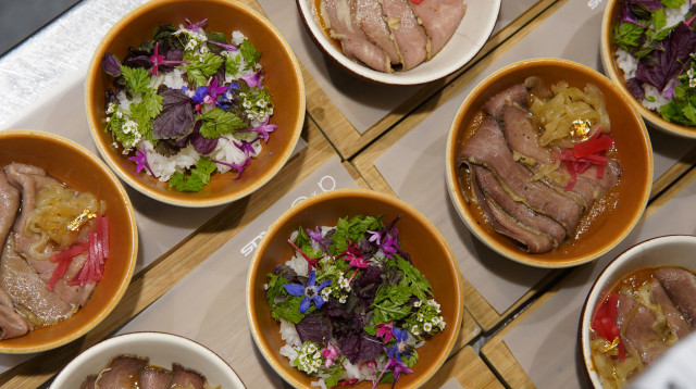 מנת גיודון בהשראת ערכי לקסוס, מסעדת a (צילום: דמיטרי פוגוסוב)