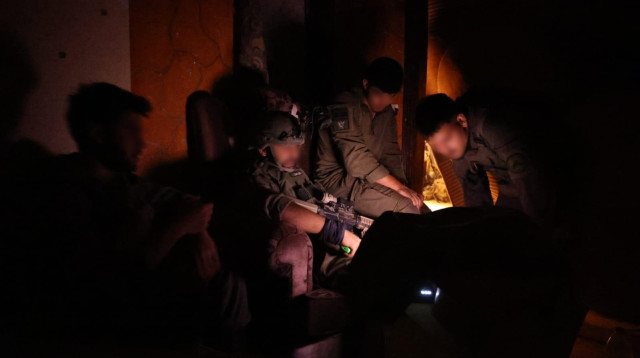 כינוס קודקודים במהלך הלחימה בחאן יונס (צילום: דובר צה"ל)