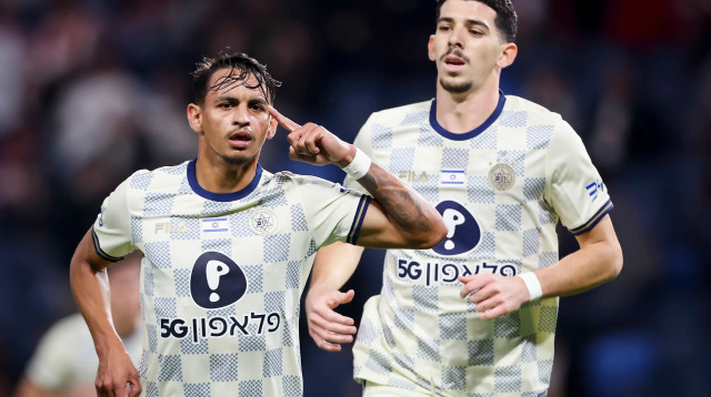 דור תורג'מן ווסלי פטאצ'י מכבי תל אביב (צילום: מאור אלקסלסי)