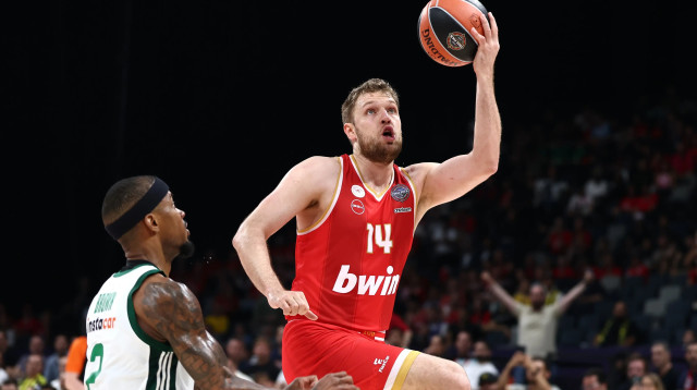 שחקן אולימפיאקוס, סשה וזנקוב (צילום: GettyImages, Francois Nel)