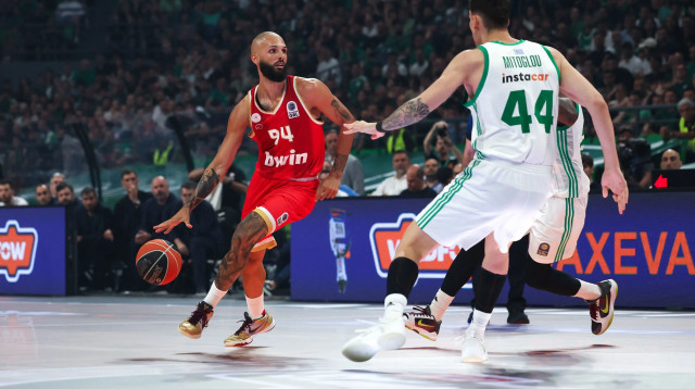 שחקן אולימפיאקוס אוון פורנייה (צילום: GettyImages, ALEXANDROS GRYMANIS/SOOC/AFP)