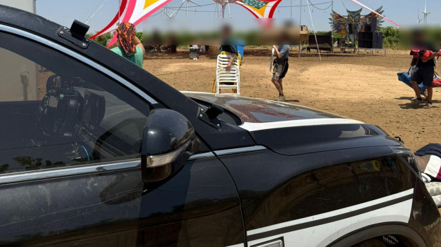 מסיבת טבע לא חוקית (צילום: דוברות המשטרה)