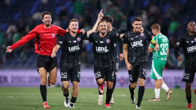 דור מלול חוגג בדרבי. צפוי לחתום לעונה נוספת (צילום: מאור אלקסלסי)