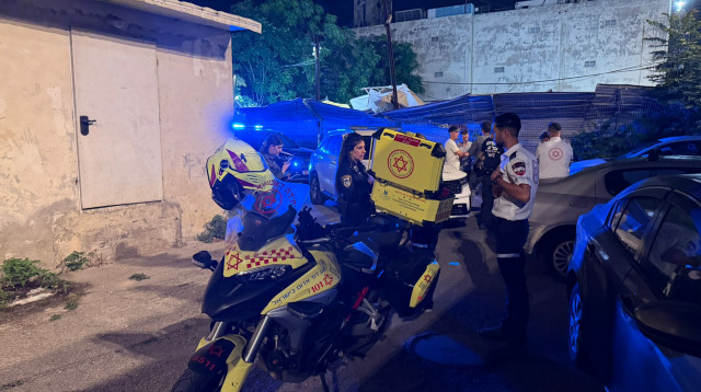 זירת רצח בתל אביב (צילום: תיעוד מבצעי מד"א)