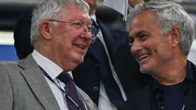 סר אלכס פרגוסון וז'וזה מוריניו (צילום: Sebastian Frej/MB Media)