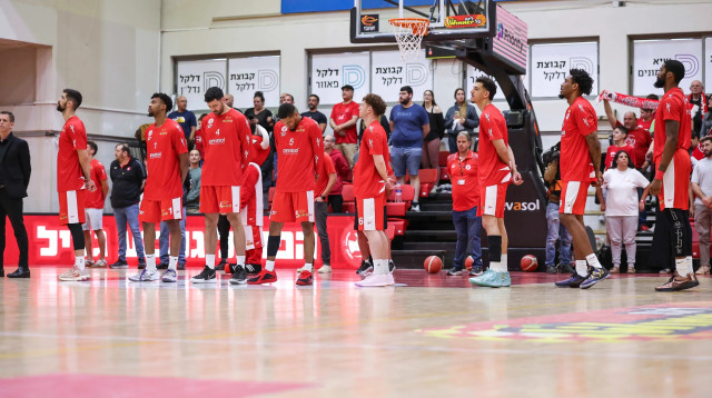 שחקני הפועל גלבוע/גליל (צילום: מאור אלקסלסי)