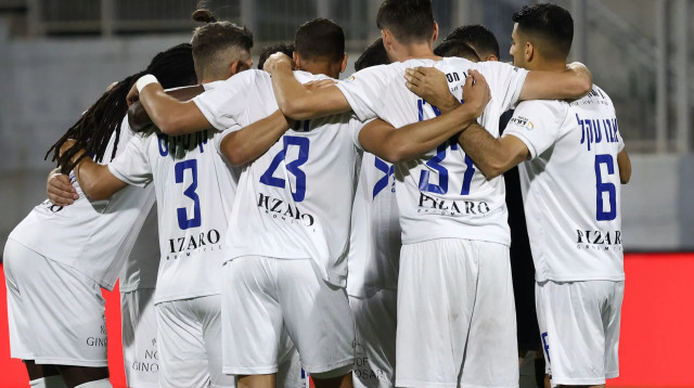 שחקני עירוני טבריה (צילום: דני מרון)