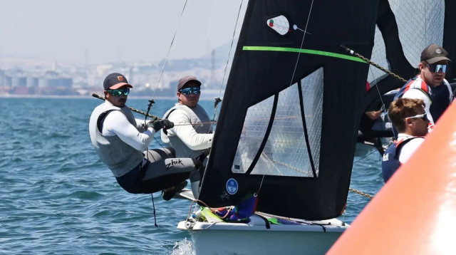 טל שדה, מאור עבו (צילום: אתר רשמי, Nikos pantis)