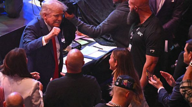 דונלד טראמפ נהנה מהאירוע (צילום: ANDREW CABALLERO-REYNOLDS)