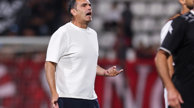 מנחם קורצקי, מאמן בני סכנין (צילום: מאור אלקסלסי)