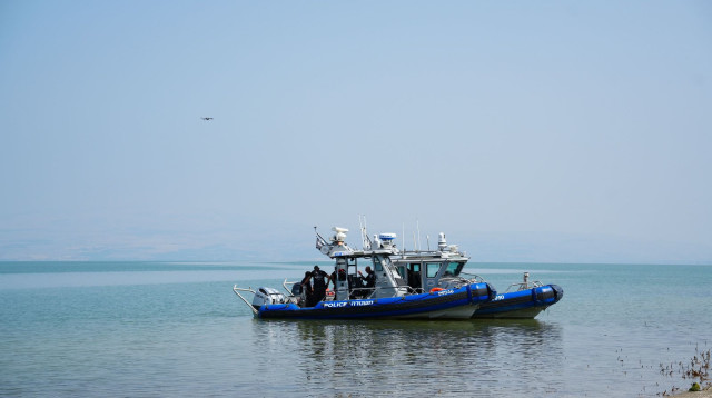 חיפוש הנעדר בכינרת (צילום: דוברות המשטרה)