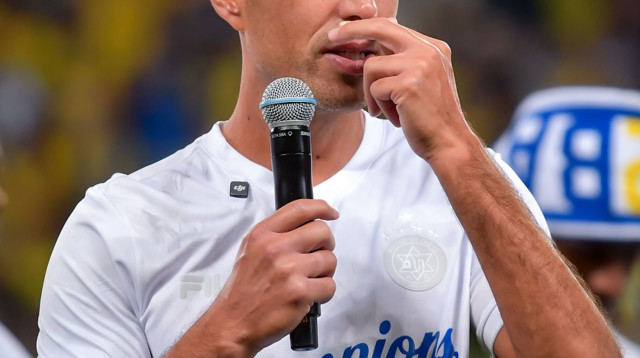 גם הוא בתמונה? ערן זהבי (צילום: אריאל שלום)