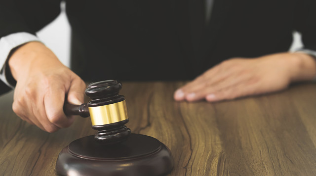 פטיש בית משפט (צילום: אינגאימג')