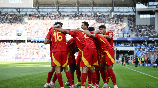 נבחרת ספרד הצעירה חוגגת (צילום: ShutterStock, Agency)