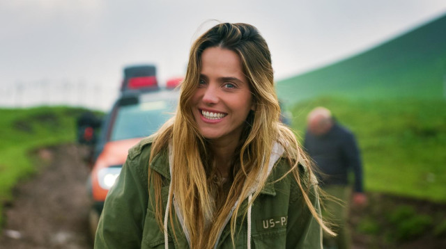 רותם סלע בצילומי הסדרה חדשה בנטפליקס, “Off Road” (צילום: נטפליקס)