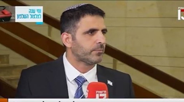 שלמה קרעי בפליטת פה שהסגירה הכל (צילום: צילום מסך רשת 13)