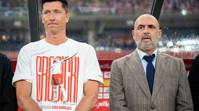 רוברט לבדנובסקי ומיכאל פרוביירז' (צילום: NurPhoto)