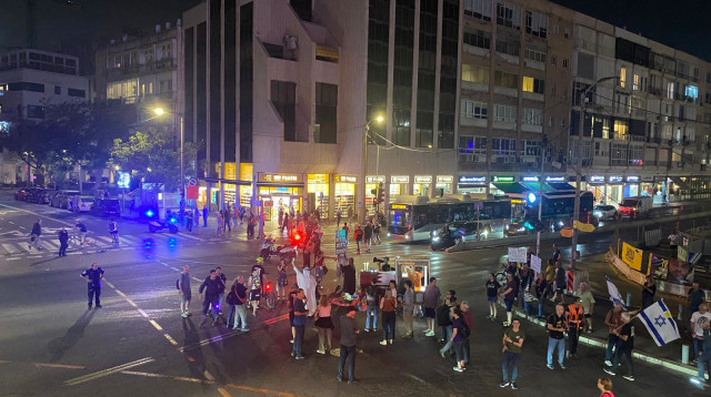 מחאת תמיכה בגלי בהרב-מיארה (צילום: אבשלום ששוני)