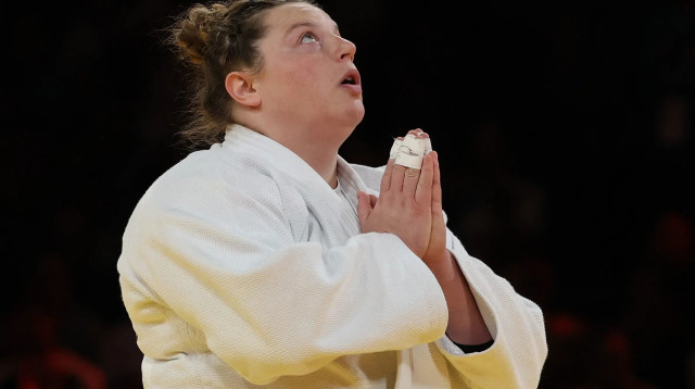 רז הרשקו ג'ודאית ישראלית לאחר הבטחת מדליה, פריז 2024 (צילום: GettyImages, JACK GUEZ)