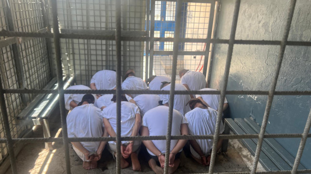 עצורים שהשתתפו בהפרת סדר ציבורי (צילום: דוברות שב"ס)