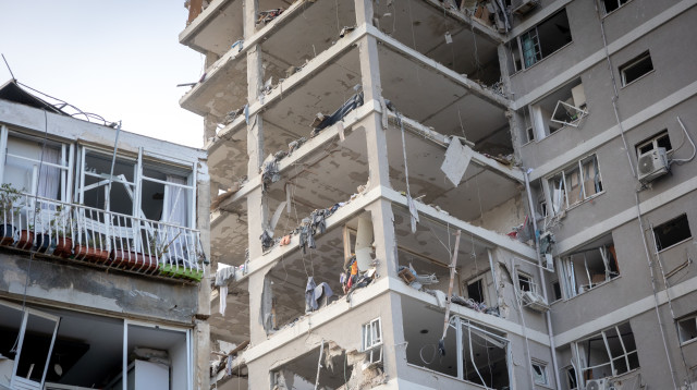 פגיעה ישירה בבת ים (צילום: חיים גולדברג, פלאש 90)