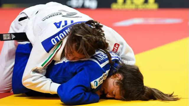 עוד אליפות מוצלחת, למרות הפסד כואב. נלסון לוי (צילום: GettyImages, SAVO PRELEVIC / AFP)