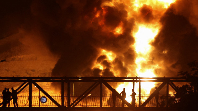 תקיפה במתקן נפט סמוך לטהראן, איראן (צילום: רויטרס)
