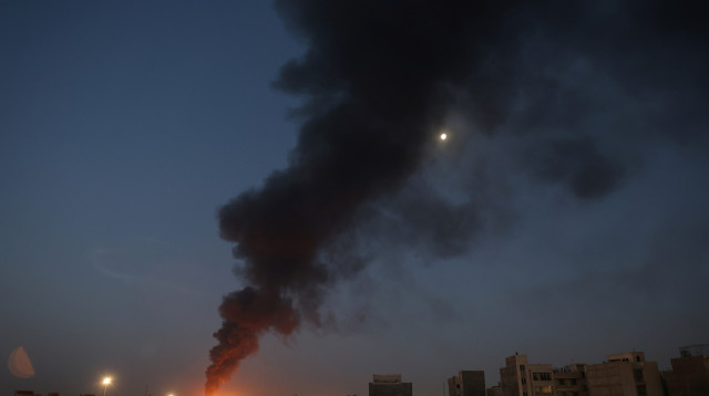 תקיפה במתקן נפט סמוך לטהראן, איראן (צילום: רויטרס)