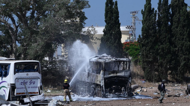 הפגיעה הישירה במרכז (צילום: אבשלום ששוני)