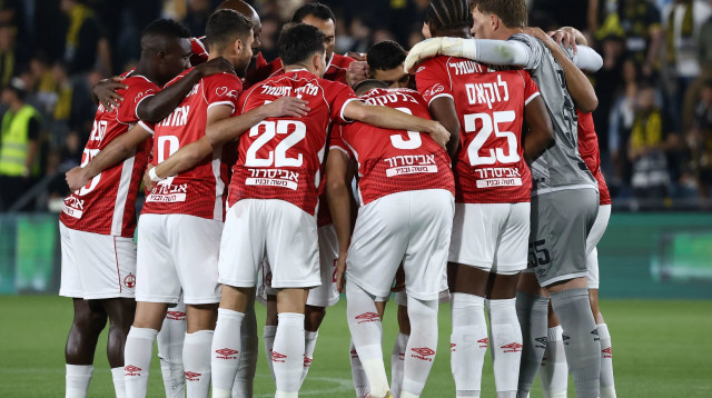 שחקני הפועל באר שבע (צילום: דני מרון)