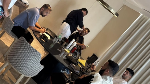 ערן זהבי ויונתן כהן. תקועים בחו"ל (צילום: אינסטגרם)