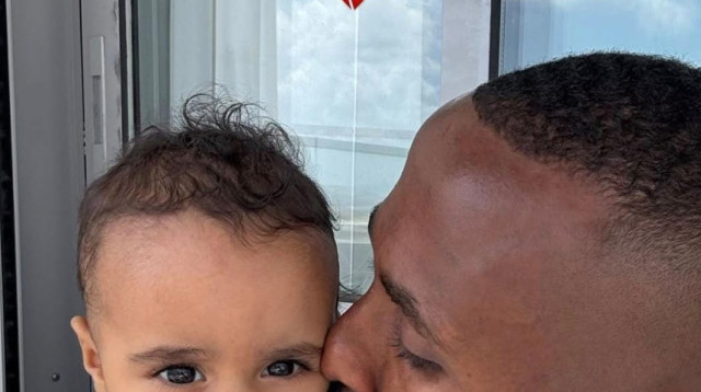 גדי קינדה ז"ל עם בתו. התמונה שהעלה ניב זריהן בסטורי (צילום: מסך אינסטגרם)