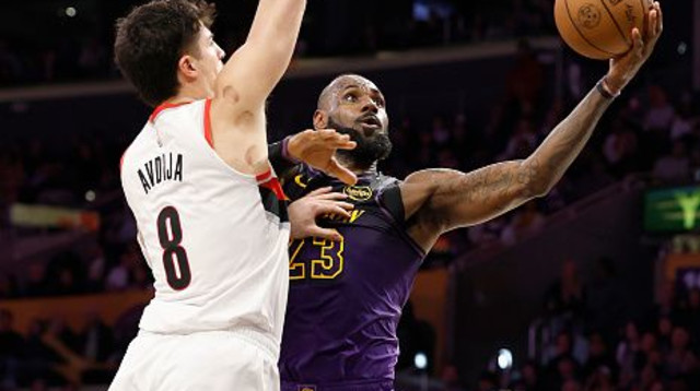 דני אבדיה ולברון ג'יימס (צילום: Ronald Martinez)