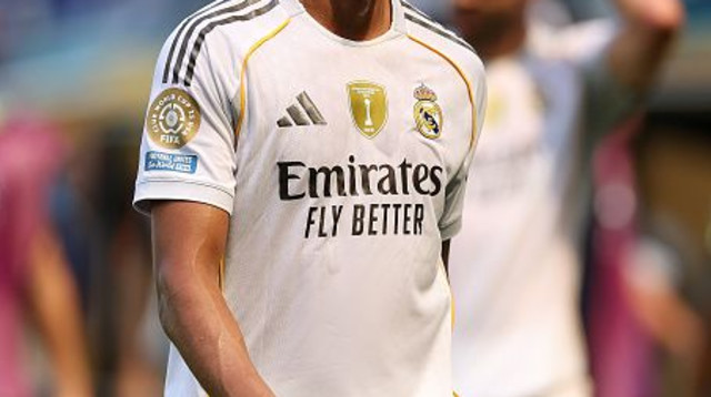 טרנט אלכסנדר-ארנולד בבכורה בריאל מדריד (צילום: Dan Mullan)