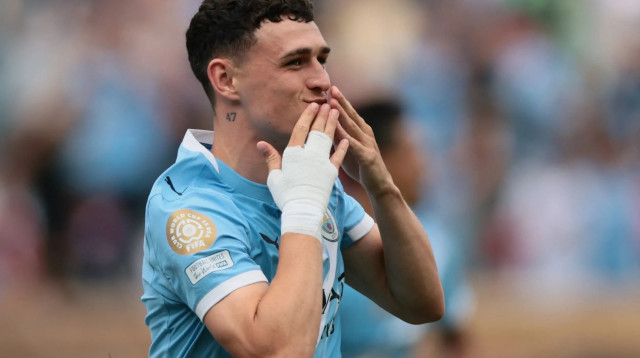 פיל פודן שחקן מנצ'סטר סיטי חוגג שער (צילום: רויטרס)