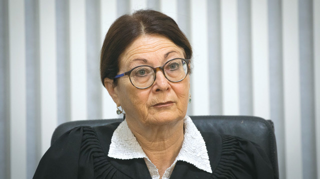 אסתר חיות (צילום: יונתן זינדל, פלאש 90)