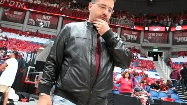 עופר ינאי הערב בארנה (צילום: ברני ארדוב)