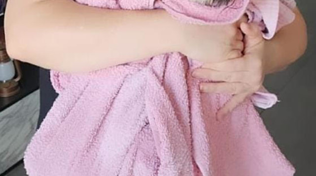 היידי מוזס והכלב ליאו (צילום: צילום פרטי)