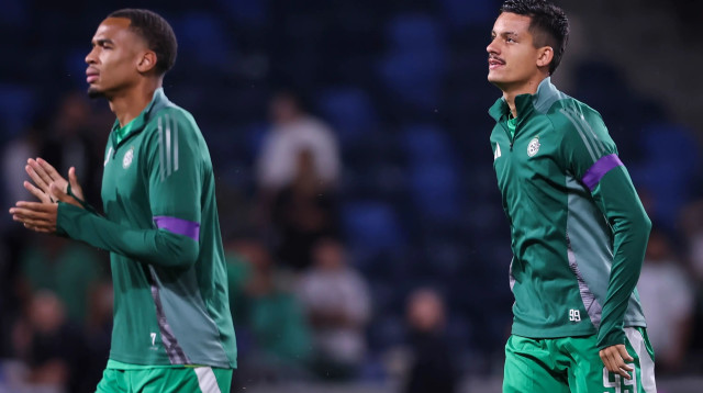 ריקרדיניו לצד קסנדר סברינה, מכבי חיפה (צילום: מאור אלקסלסי)