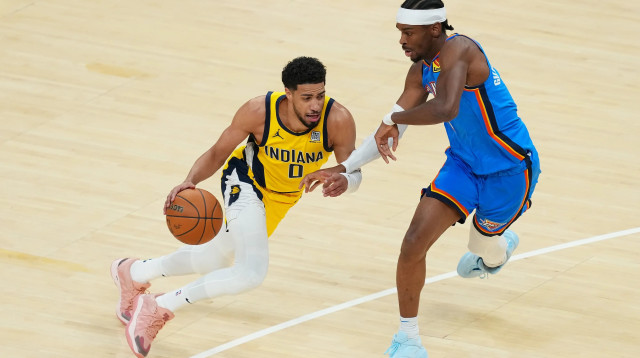 טייריס הליברטון, אינדיאנה פייסרס, מול שיי גילג'ס אלכסנדר, אוקלהומה סיטי ת'אנדר (צילום: GettyImages, Dylan Buell)