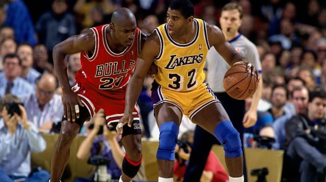 מייקל ג'ורדן מג'יק ג'ונסון (צילום: Andrew D. Bernstein)