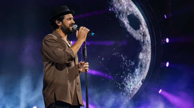 אביב אלוש בהילולת הרב מרדכי אליהו (צילום: חיים טוויטו)