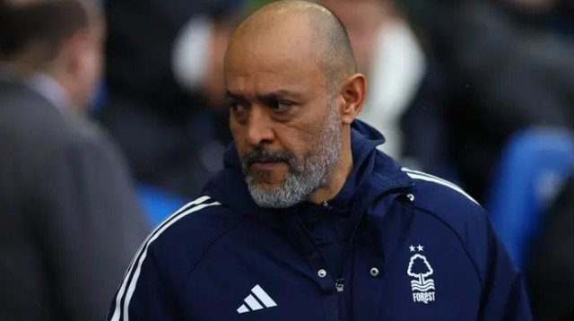 מתחת לקו האדום בעקבות העונש. המנג'ר נונו אספיריטו סנטו (צילום: רויטרס)