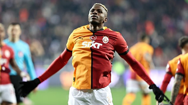 ויקטור אוסימן חלוץ גלאטסראיי (צילום: Anadolu)