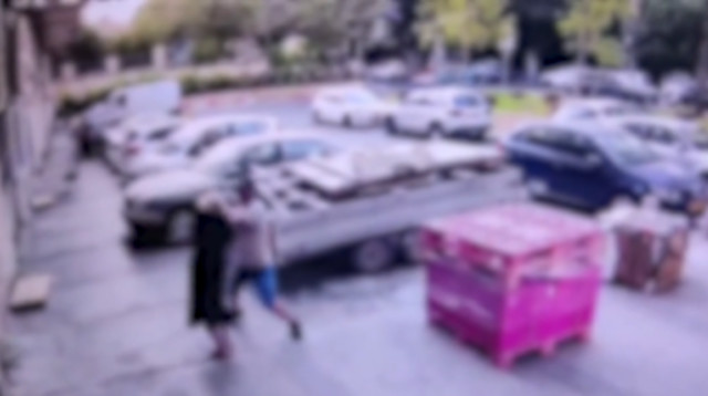 תיעוד של הנאשם זיו אור חן חנקשייב שודד קשישה ברמת גן (צילום: דוברות המשטרה)