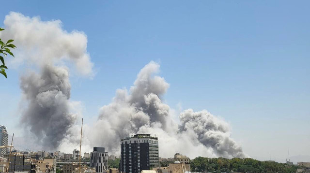 חיל האוויר מפציץ את טהרן  (צילום: רשתות ערביות)