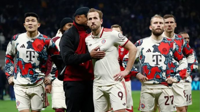 הארי קיין עם וינסנט קומפני (צילום: רויטרס)