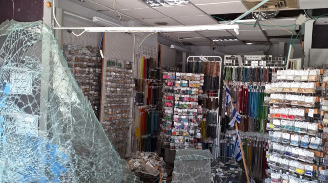 העסק של הלל דבש, נהרס מפגיעת טיל איראני (צילום: ללא קרדיט)